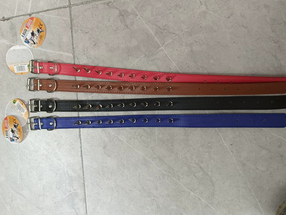 Ошейник для собак Большие и средние собаки Агрессивная заклепка Ошейник для домашних животных Пояс с шипами Шейное кольцо Защита от укусов Шея