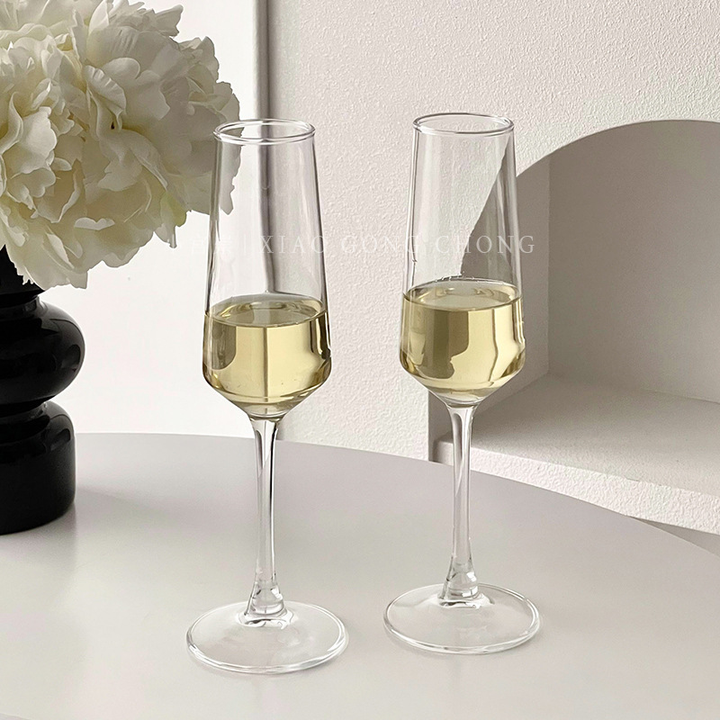 Copa de champán de alto valor Copa de vino de vidrio alto de cristal francés Copa de vino tinto de lujo ligero para el hogar Copa de vino espumoso