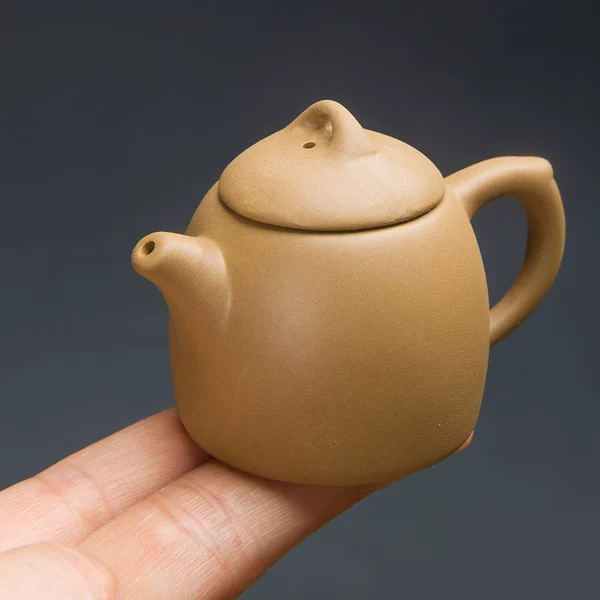 Huang Ni-Qinquan pot