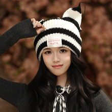 拼色条纹猪猪耳朵毛线帽女秋冬保暖小众设计可爱显脸小个性针织帽