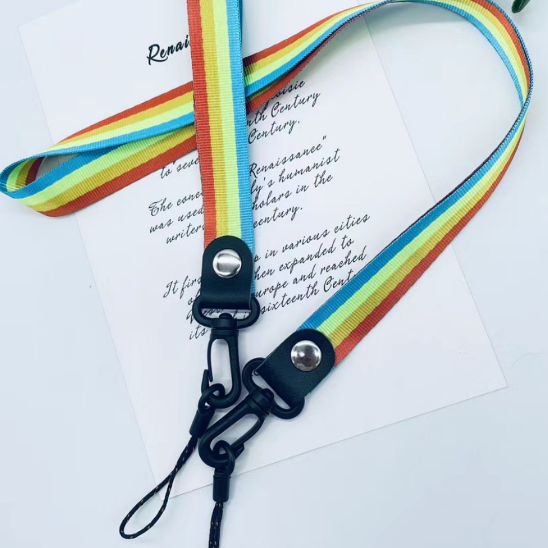 Verano nuevo en stock cordón a juego de color de cuatro colores corto teléfono móvil Halter cordón desmontable Arco Iris cuerda larga para hombres y mujeres