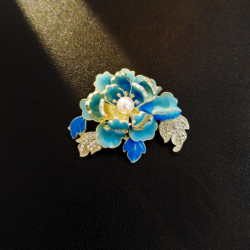 Chinese Style Enamel Peony Flower Brooch for Women, High-End Pearl Flower Corsage, Versatile Personalized Cheongsam Clothing Pin Accessories