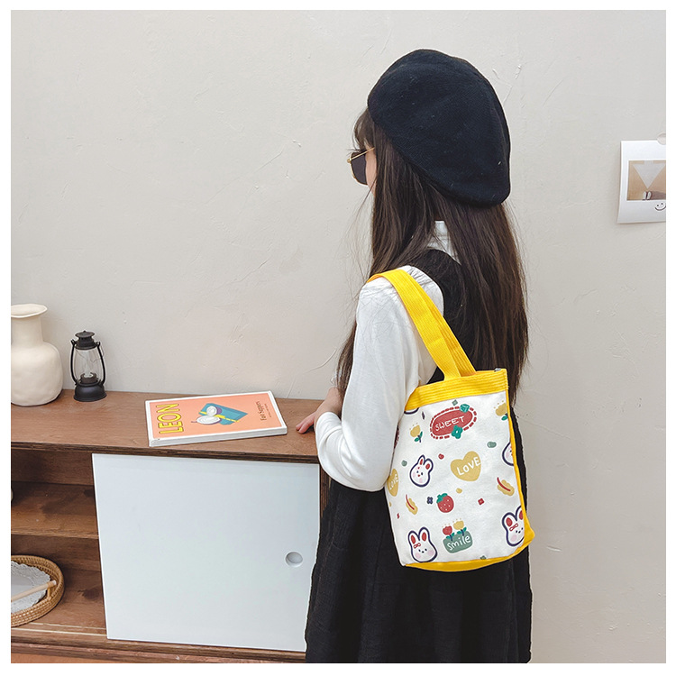 New gift packages: Instagram cute cartoon tiger, new bucket bag, hand-held canvas bag, and girlish round bucket bag undefined