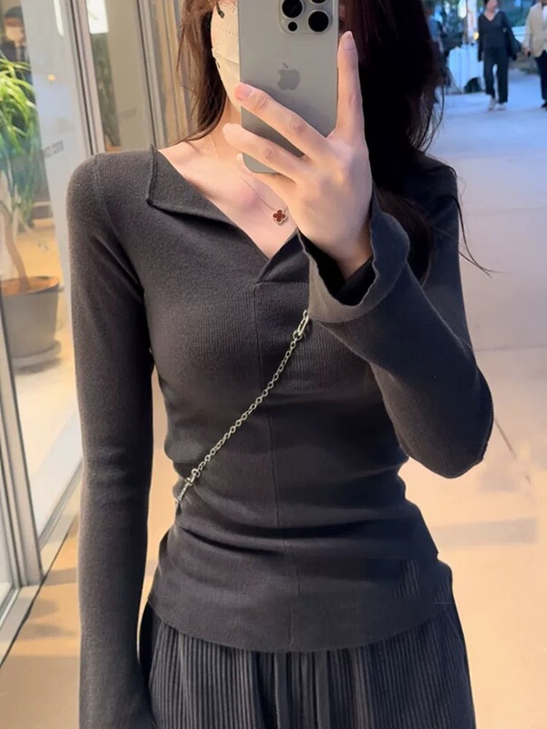 黛嘉雯纯色V领长袖打底衫修身显瘦毛衣针织衫女百搭微喇叭袖上衣|undefined