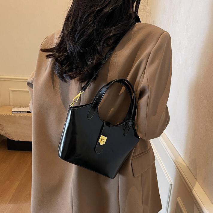 Bolso de moda de moda para mujeres 2025 nuevo bolso de cubo de estilo universal ocio viaje de alta calidad bolso de hombro