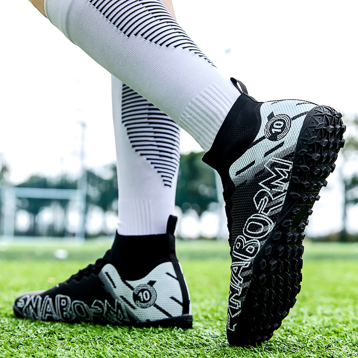 Autumn New High Top Long Men's and Women's Gold School Professional Training Broken Nail Football Shoes_voghion.com