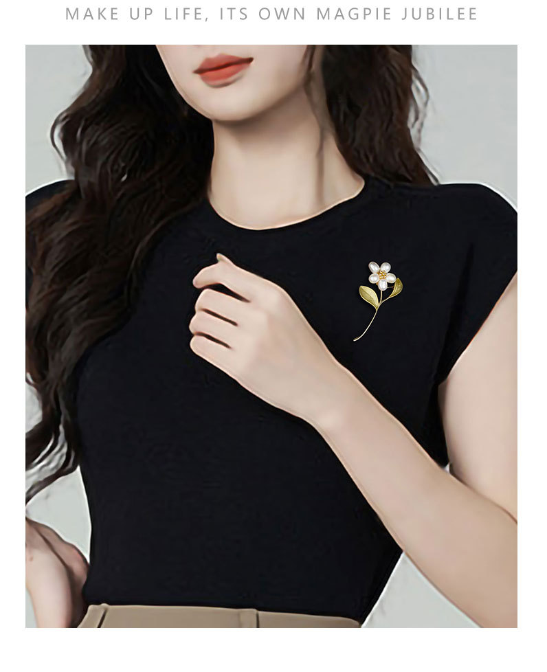 时尚精致淡水珍珠花朵胸针小清新可爱精致别针今年礼物