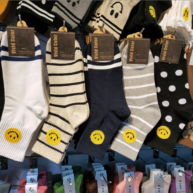 Korean Socks with Smiley Faces, Polka Dots, and Stripes, Sports Socks for Women, Mid-Calf, Dongdaemun Vivid Cotton, Autumn and Winter Warm Socks Korean Socks with Smiley Faces, Polka Dots, and Stripes, Sports Socks for Women, Mid-Calf, Dongdaemun Vivid Cotton, Autumn and Winter Warm Socks