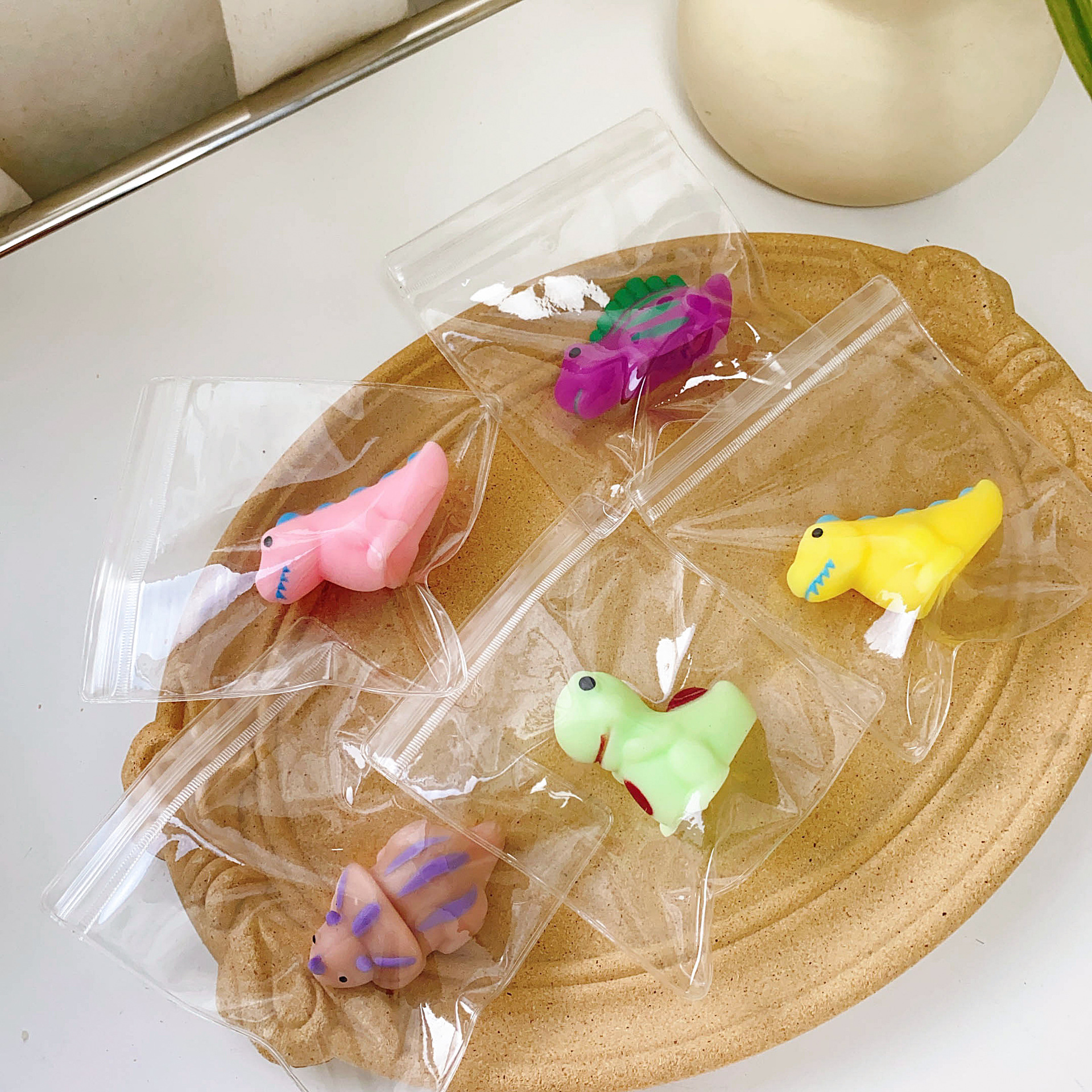 Ocean Pellizcar colgante Pellizcar juguete de descompresión Pellizcar juguete Pellizcar 24 cajas de color Pellizcar artefacto de descompresión