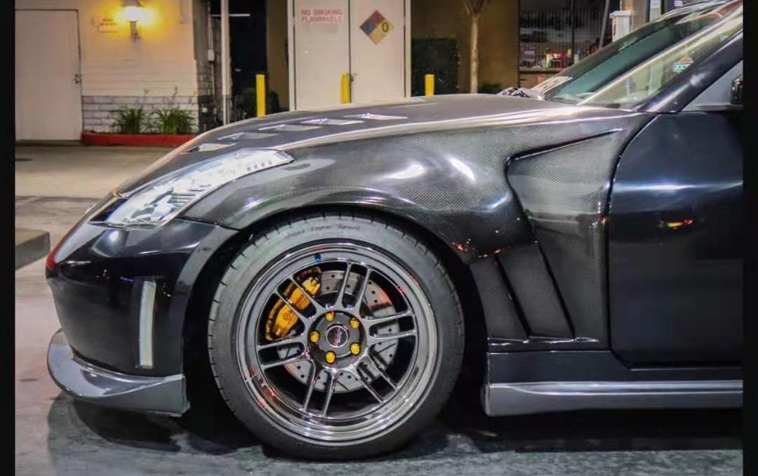 Suitable for Nissan 350Z modification, Demon Z33 carbon fiber front fender, EPA model perforated front fender upgrade