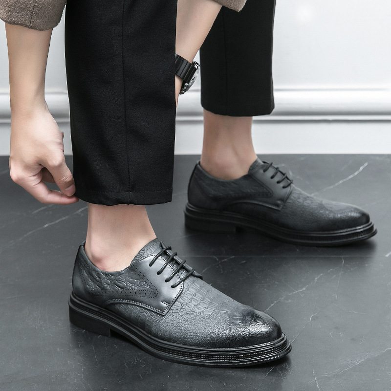 2024 otoño inglés ropa de negocios casual zapatos de piel de vaca con patrón de cocodrilo zapatos de cuero puntuales zapatos de estilo de hombre