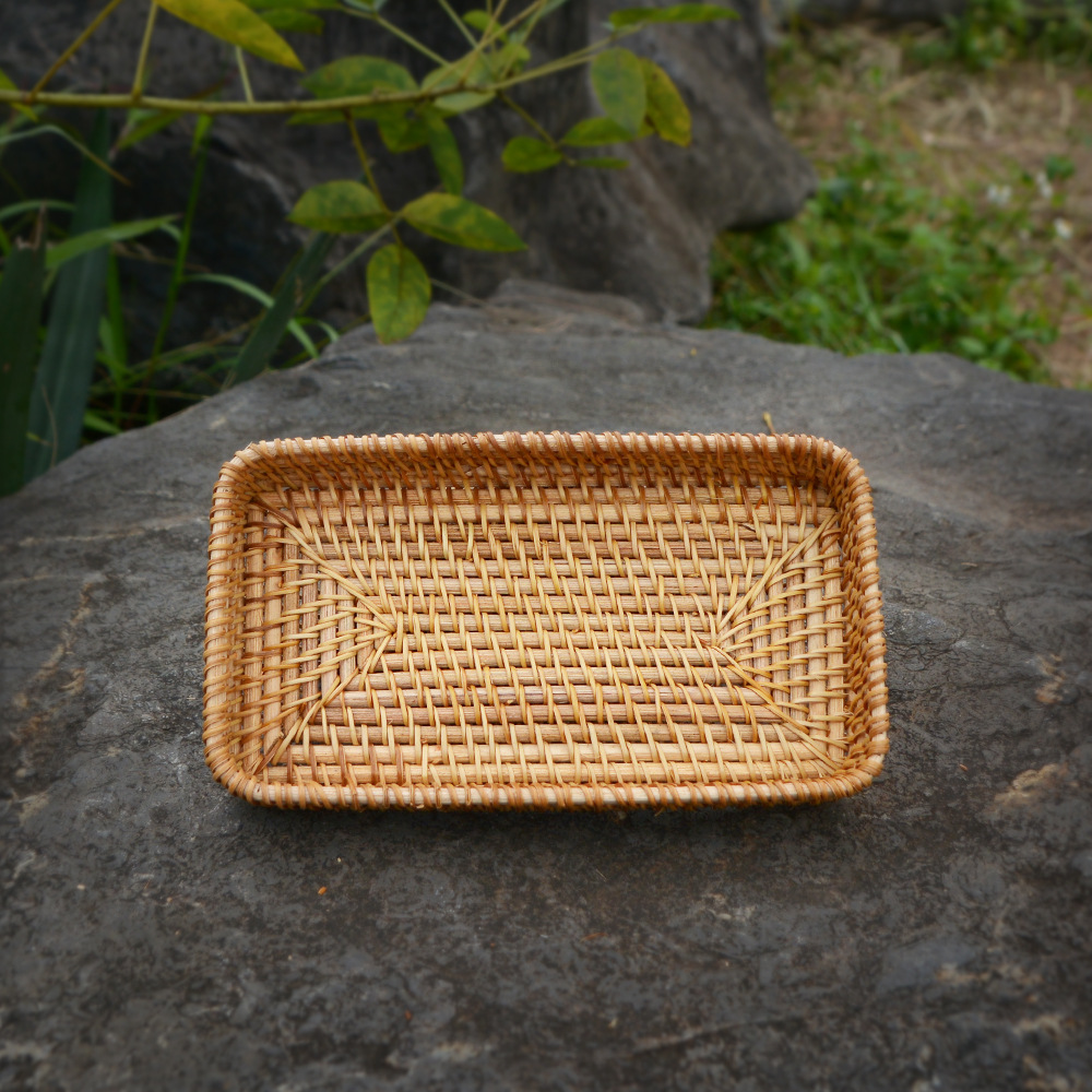 Handwoven Rattan Storage Basket With Lid And Inner Fabric Lining_voghion.com