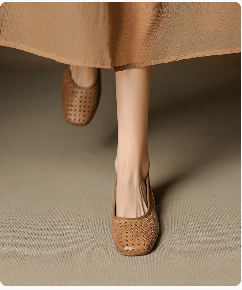 Sandal nữ đế bệt mũi bọc da bò, quai sau hở, phong cách vintage đan lỗ — đen chi tiết 10
