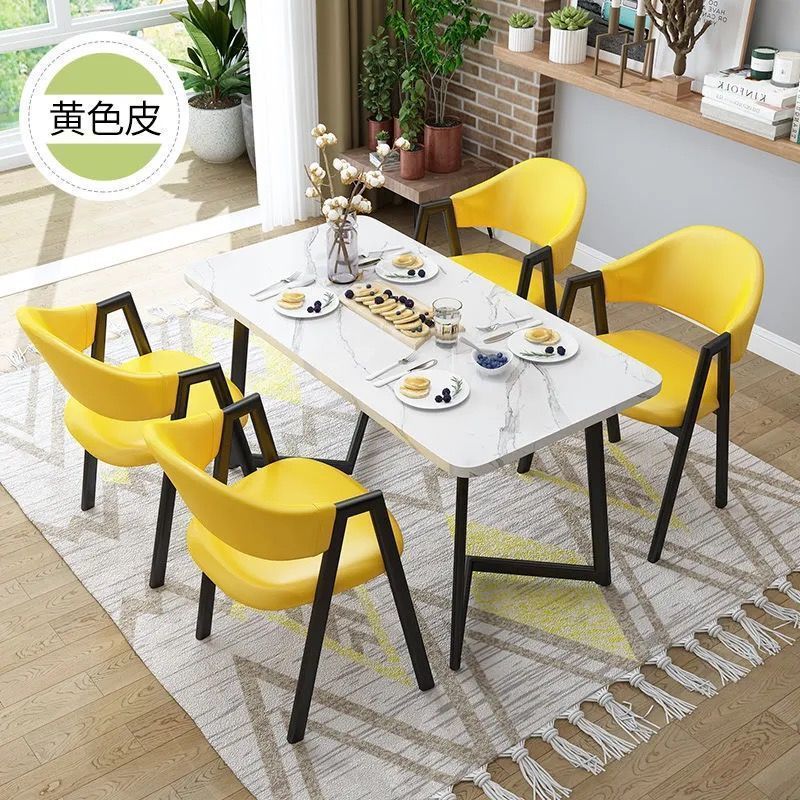 흰색 대리석 테이블 + 노란색 가죽 의자 4개