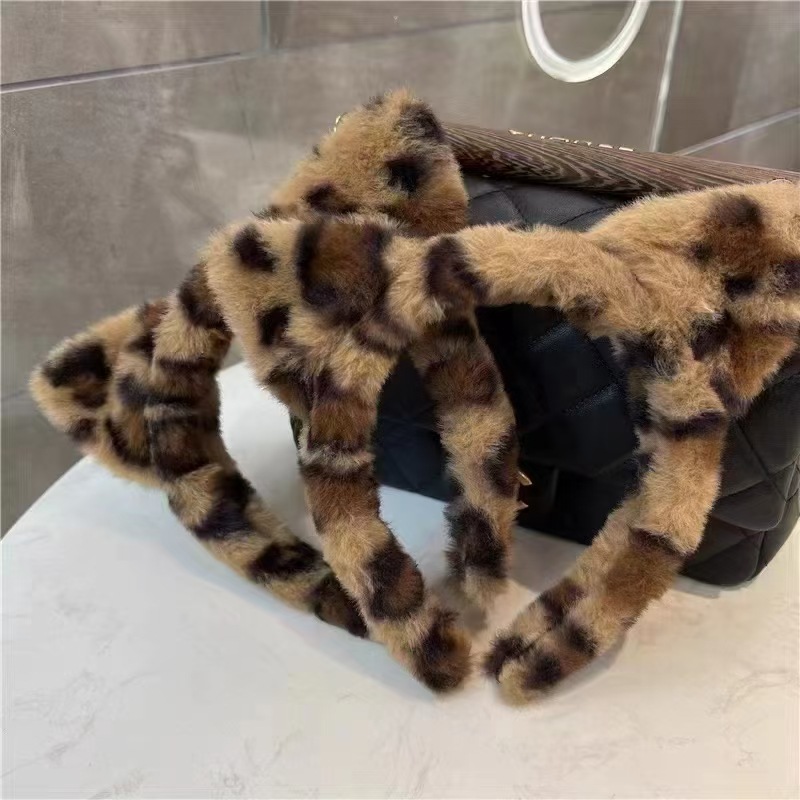 Nuevo tipo de peluche divertido Kitty cabello de gato lindos dibujos animados adornos para el cabello otoño y invierno lavado de la cara especial cabello al por mayor