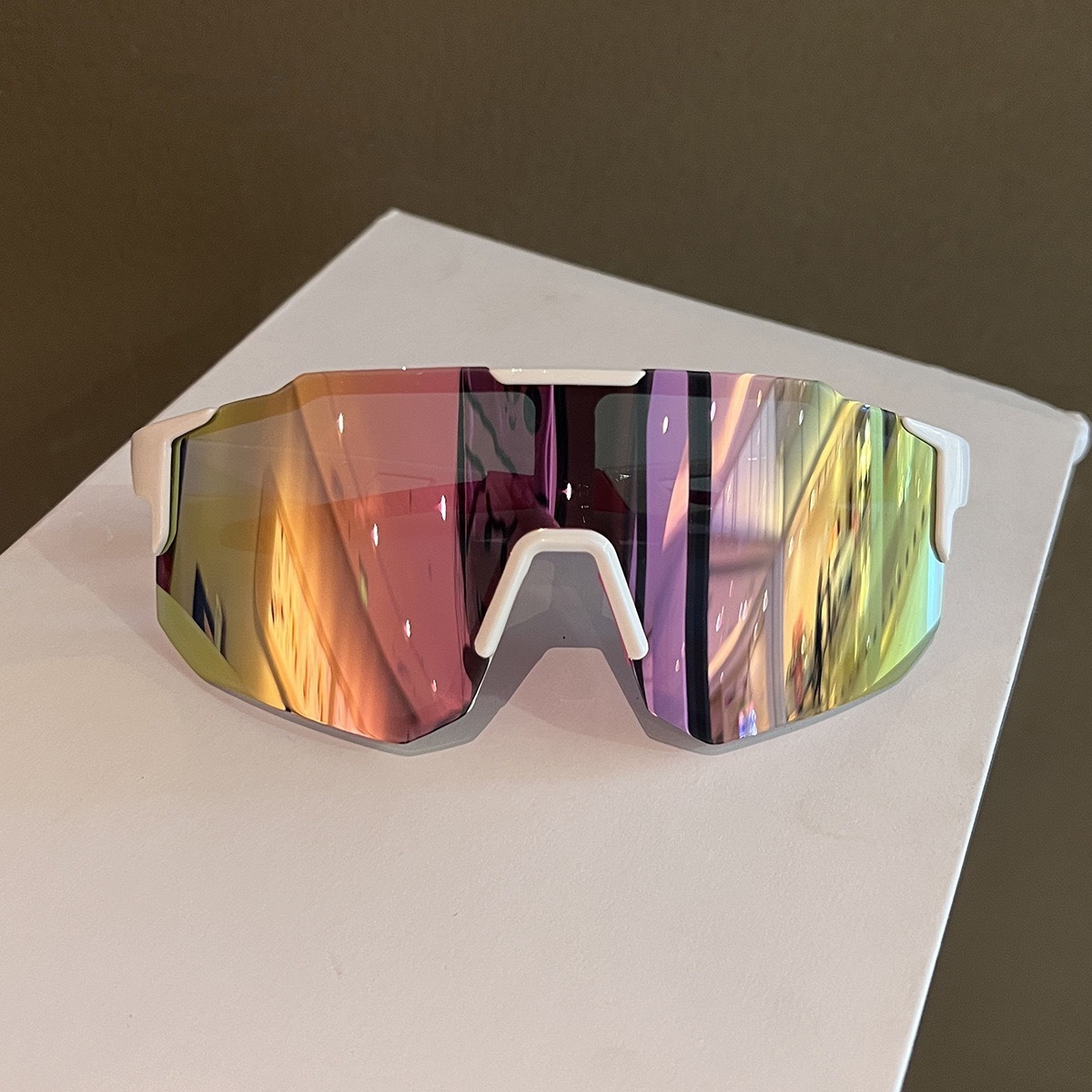 New Cycling Goggles for Men and Women, Outdoor Sports Windproof Sunshade, Colorful Sunglasses, Fashionable Goggles