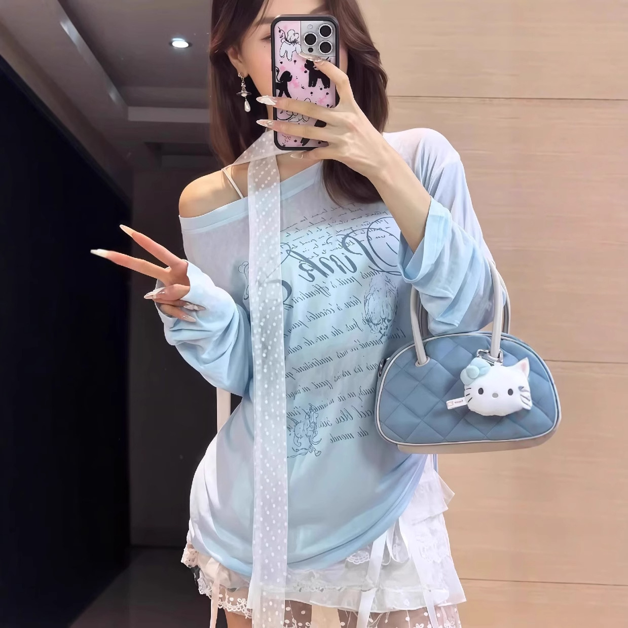 여름용 여성용 블루 레터 프린트 살짝 반투명 자외선 차단 블라우스 탑 얇은 캐주얼 루즈 오프 숄더 티셔츠 디자인