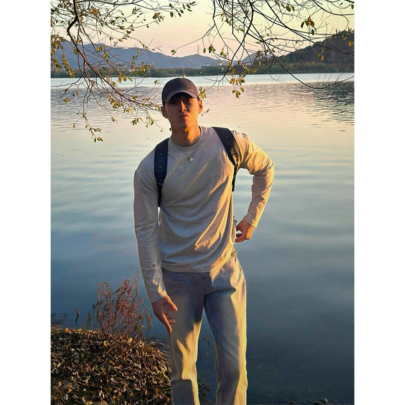 Floral Gray Heavyweight Small Neckline Long Sleeve T-Shirt for Men, Tough Guy Style, Slim Fit, Muscle-Enhancing, Fitness Stretch Base Shirt