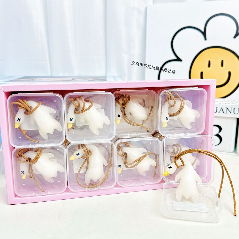 Aduck does not have to change color roast duck pendant explosive creative car pendant ultraviolet light-sensitive color-changing children's toys