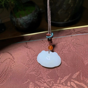 Jin Yu Tang Xinjiang exquisite Hetian jade suede jade zodiac rabbit pendant oil waxy waxy