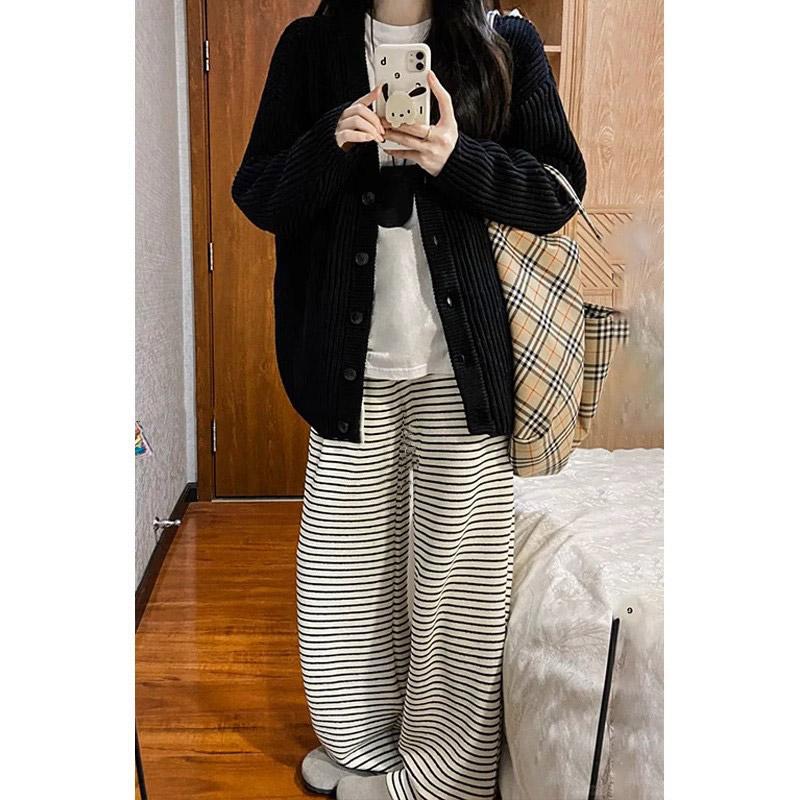 Maternity wide-leg pants for spring and autumn, knitted striped loose straight-leg pants with belly support, non-restrictive casual pants for pregnancy Maternity wide-leg pants for spring and autumn, knitted striped loose straight-leg pants with belly support, non-restrictive casual pants for pregnancy