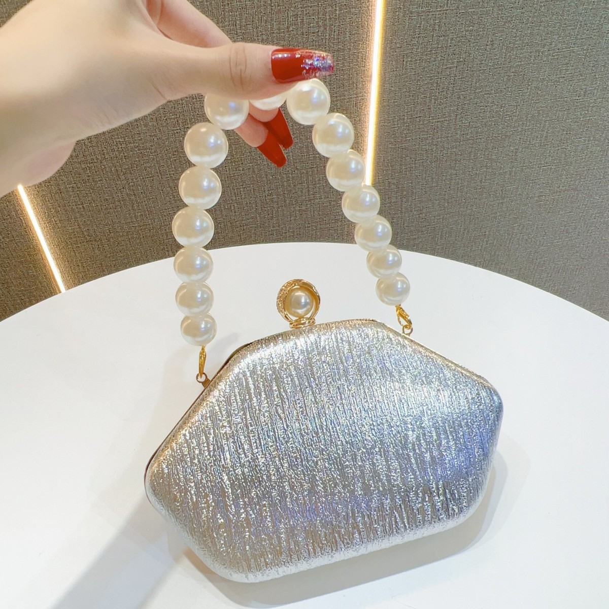 Pochette de soirée élégante avec perles pour banquet et gala_voghion.com