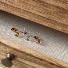 S925银小香风交叉双c耳钉迷你通勤款小众设计高级感轻奢电镀耳饰