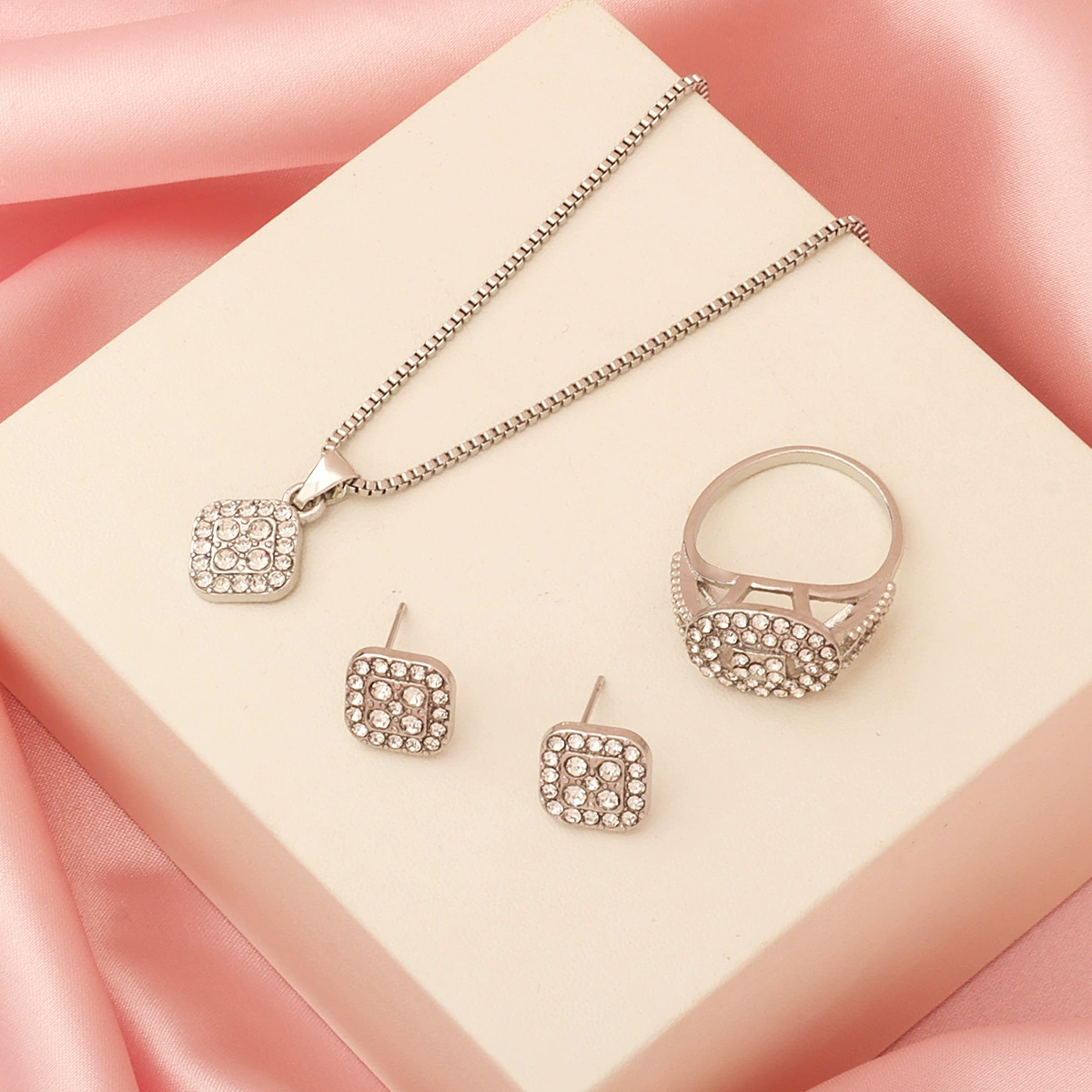 TEMU Горячая продажа легкие экстравагантные бриллианты геометрические ожерелье кольцо серьги 3 комплекта ювелирных изделий моды универсальный ювелирный набор