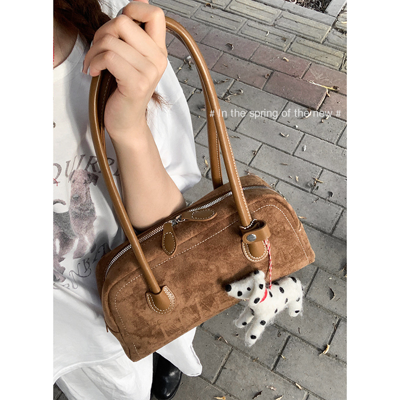 Retro High-End Armpit Bag for Women 2025 New Style Simple Hand-Held Suede Bowling Bag Fashionable Shoulder Bag Retro High-End Armpit Bag for Women 2025 New Style Simple Hand-Held Suede Bowling Bag Fashionable Shoulder Bag