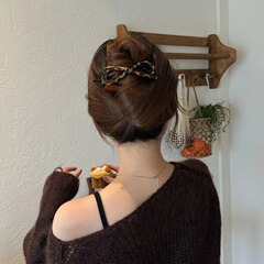 萌え趣味のかわいい豹紋の愛のねじれ感の後頭部の一字のつかみの女性の髪の飾りの超仙の漫画