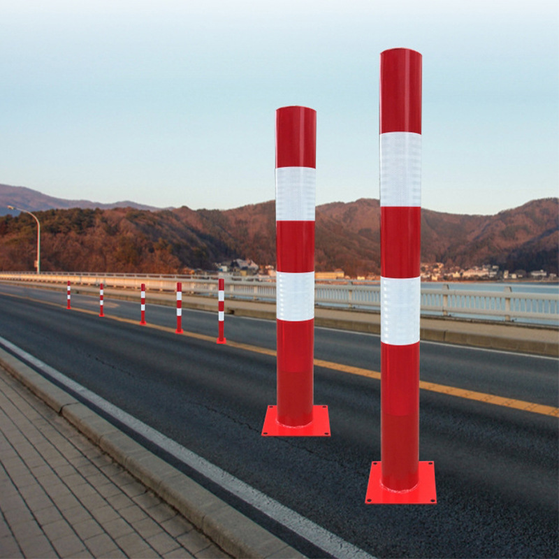 固定式警示柱 钢管警示柱反光柱 红白道口桩黄黑镀锌钢管隔离柱