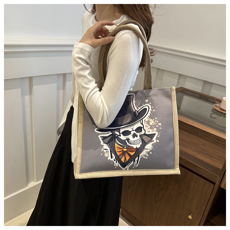 New fashionable skull canvas bag, women's large-capacity tote bag, single-shoulder bag for classes, 2024 fashionable tote bag undefined