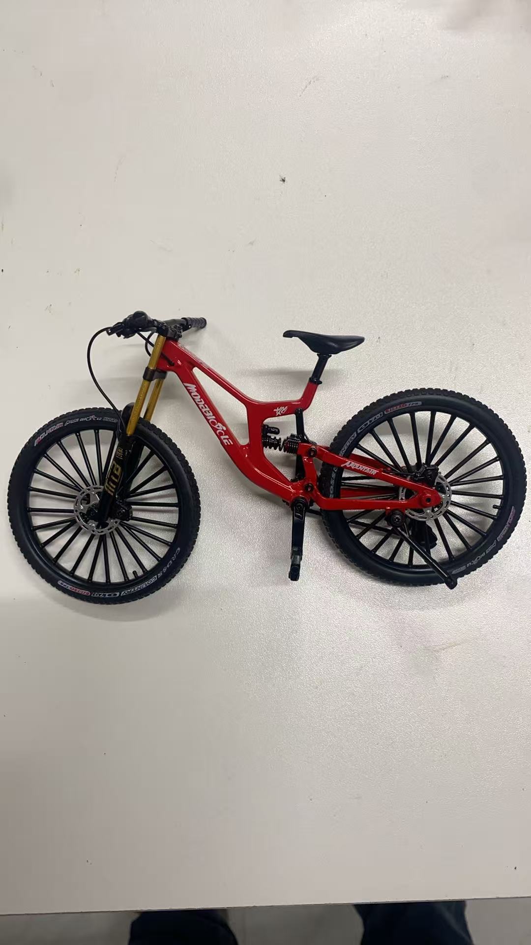 Colección de modelos de automóviles transfronterizos de simulación de aleación de bicicleta de amortiguación delantera y trasera modelo de bicicleta de montaña modelo de vehículo de carretera