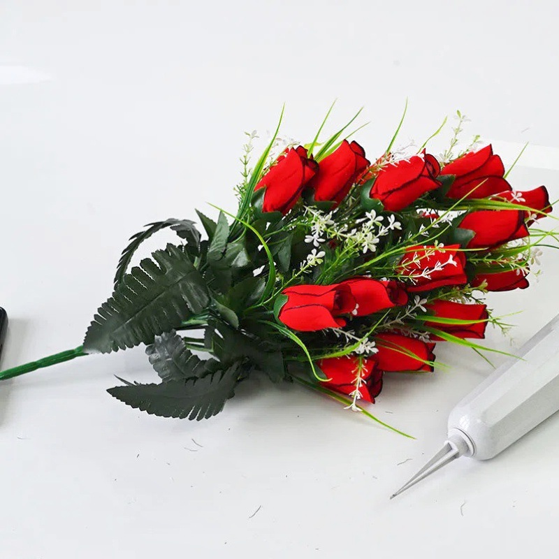 Simulación de tela de terciopelo de 24 rosas de borde negro soporte de etiquetado flor de decoración cementerio simulación de rosas