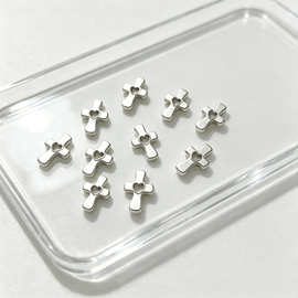 速卖通ebay热销9*6mm小号十字架镂空爱心吊坠锌合金鞋花贴片挂件