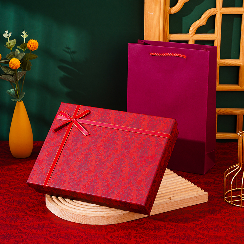 Caja de regalo vacía caja de regalo de Año Nuevo rojo estilo clásico grande ropa interior cálida bufandas caja de embalaje personalizada log