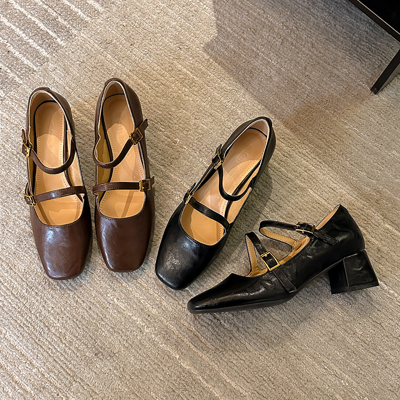 2025 primavera nuevo estilo retrógrado francés marizhen zapatos de cabeza cuadrada de talón grueso de viaje ol zapatos de talón alto para mujeres