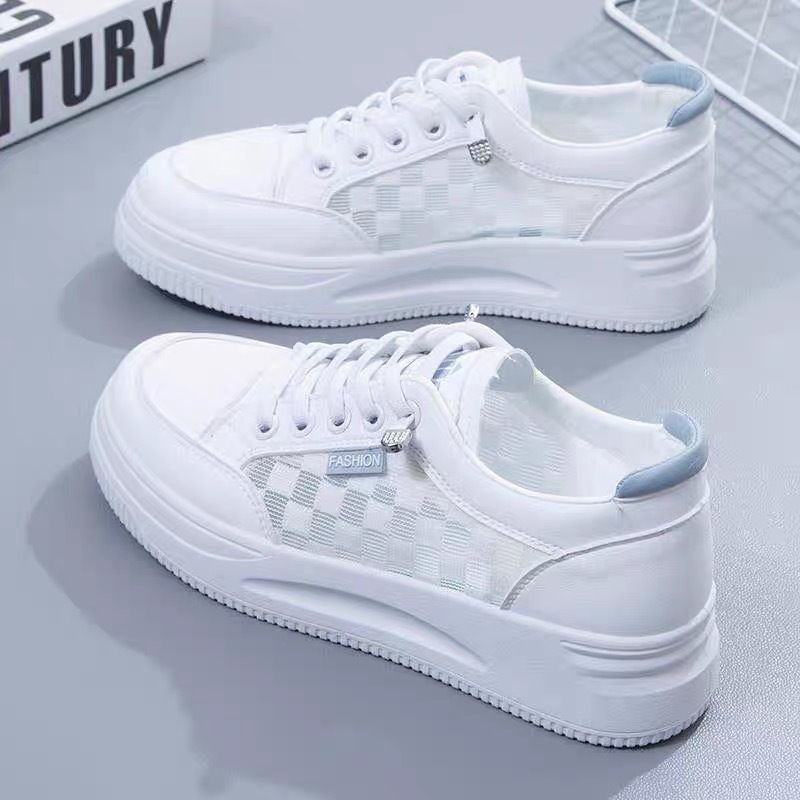 Zapatos de malla ventilados huecos de verano para mujeres 2025 nuevos zapatos antideslizantes con suela gruesa y suave para mujeres embarazadas zapatos deportivos ociosos blancos