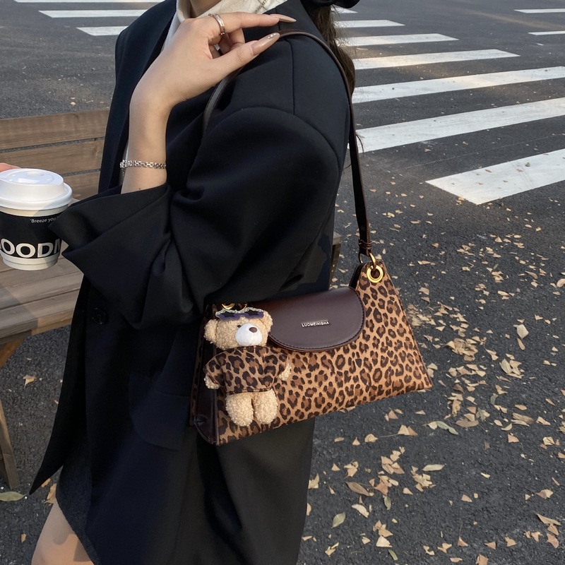 法式小众豹纹腋下包包女2025新款复古百搭单肩包高级感通勤斜挎包|undefined