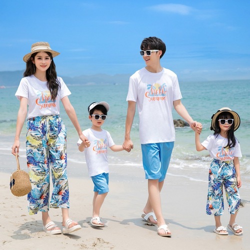  parent-child outfits, family of three and four, beach vacation, Sanya travel, foreign-style mother-child suit