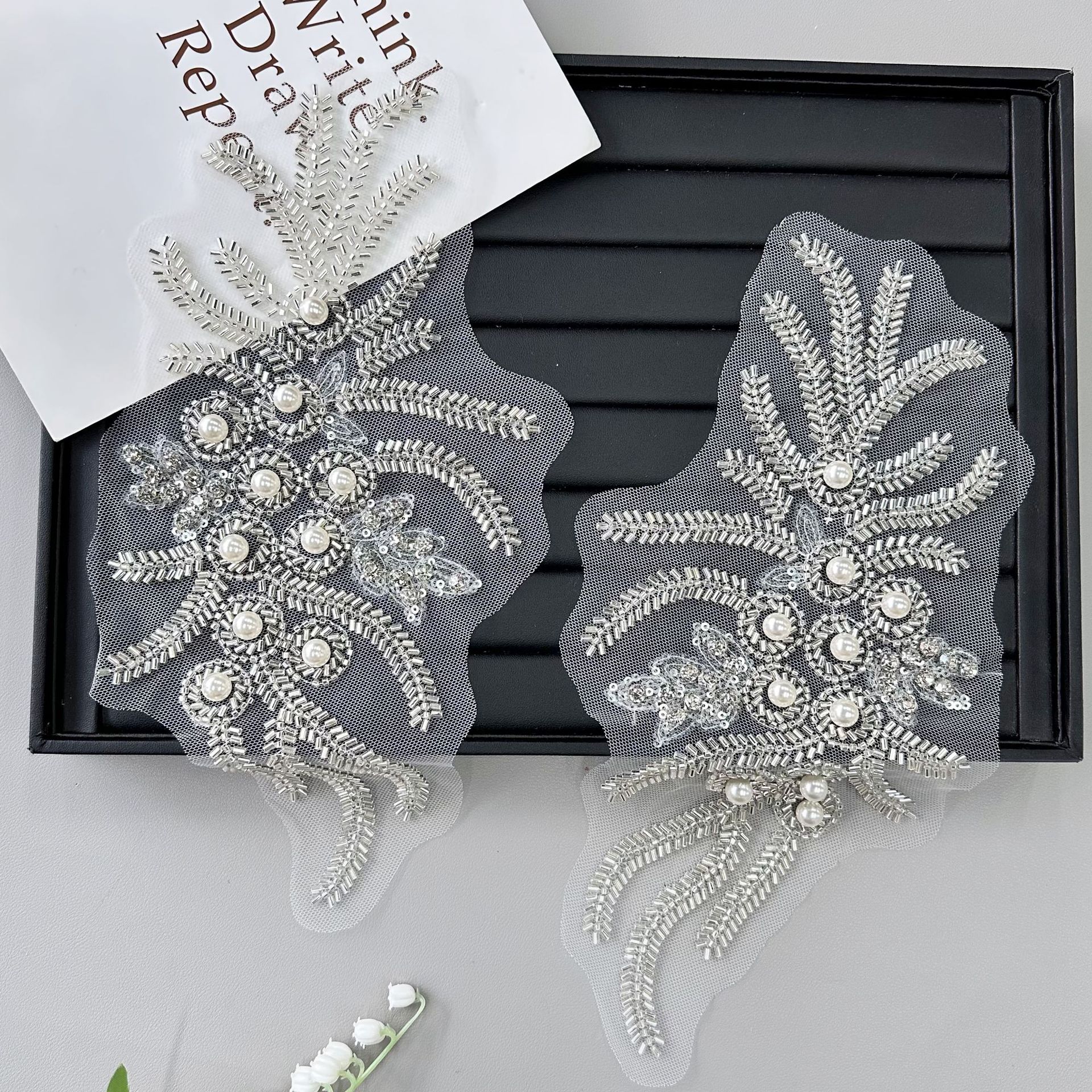 Parches bordados de encaje gris, perlas de diamante hechas a mano, accesorios de prendas de vestir, piezas de decoración de pecho DIY