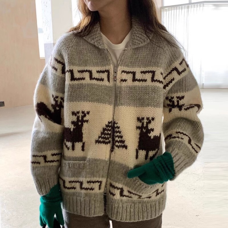2024 New Autumn and Winter Korean Style Retro Christmas Atmosphere Heavy Industry Jacquard Knitted Zipper Sweater Jacket 2 Colors