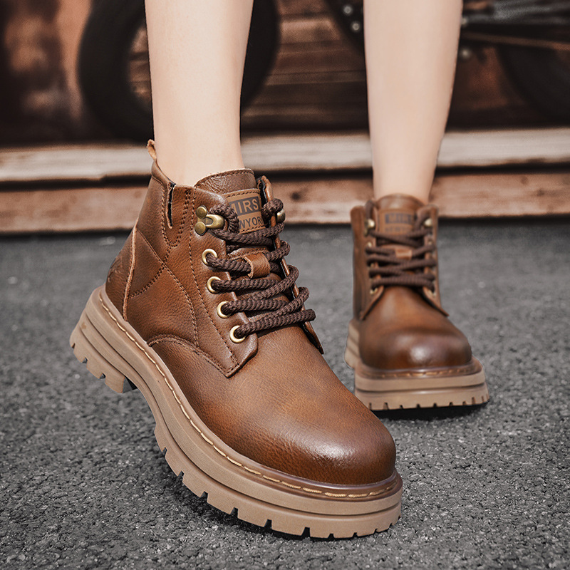 Otoño y invierno de tendencia de cuero casuales botas Martin para hombres ropa de estilo británico botas de hombre calentadas zapatos de hombre tubo medio para hombres