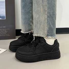 感黑色板鞋2025夏季新款百搭薄款透气板鞋厚底小众休闲帆布鞋