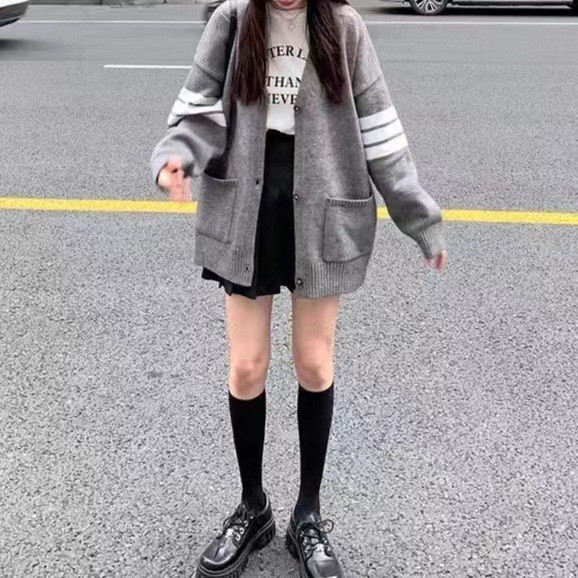 韓国の優しいストライプ V ネックセータージャケット女性のための秋と冬のクロスボーダースタイルカレッジスタイル日本レトロセータートップ|undefined