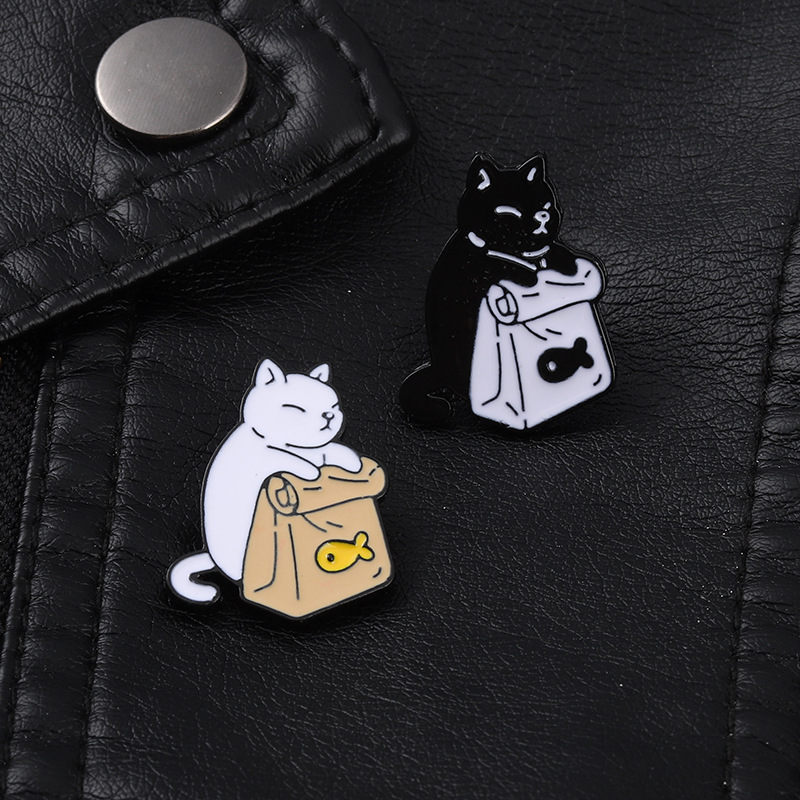 Unisex Gender Cute Pin Cat Fish Alloy Plating Unisex Brooches