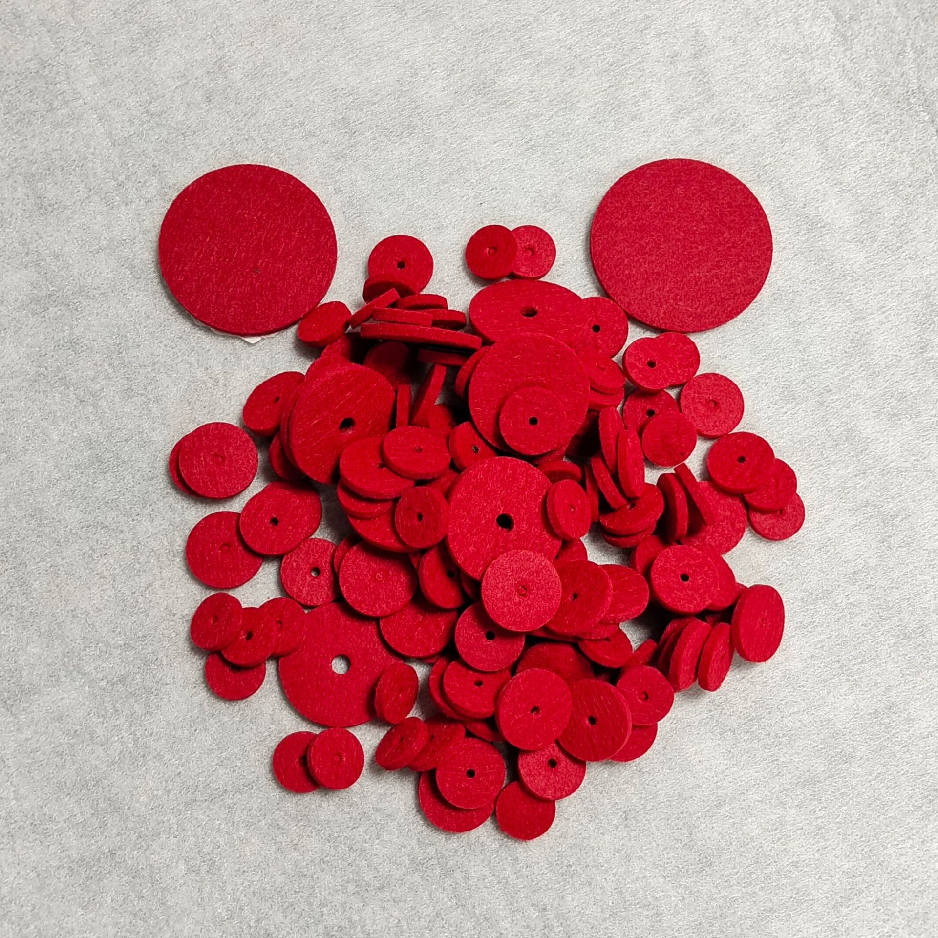 红色毛毡垫 红色无纺布垫 装饰红色配件