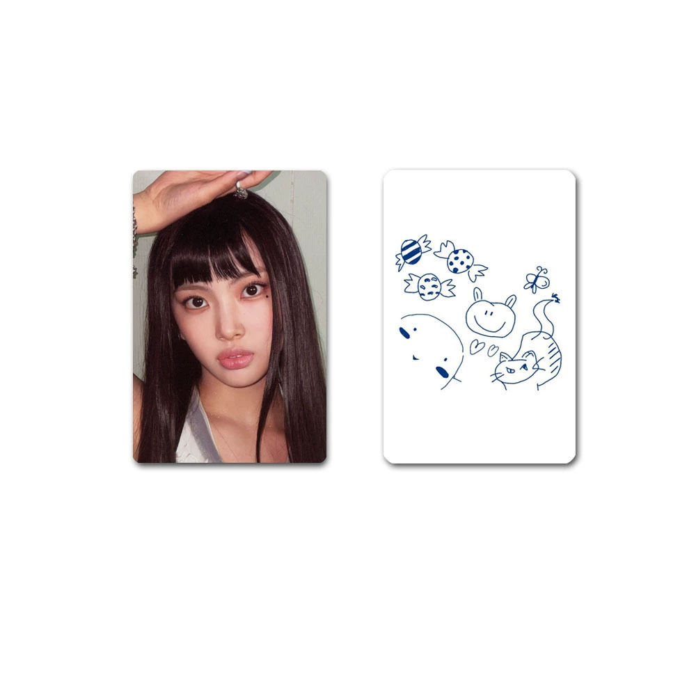 Новый альбом группы Newjeans Yearbook, окружающая маленькая карточка случайная карта китенка девушка