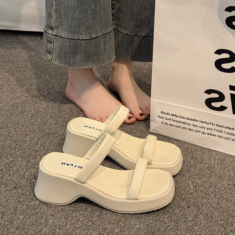 Модные элегантные босоножки на толстой подошве для женщин, летний новый стиль 2025 года, одноремешковые туфли на платформе с высоким каблуком.