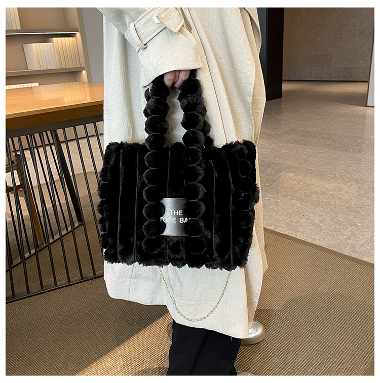 720g Weight Polyester Lining Material Winter New Portable Letter Fur Bag Large Capacity Women's Chain Shoulder Messenger Bag Tote Plush Bag